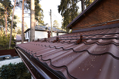 Ремонт водостоков крыши