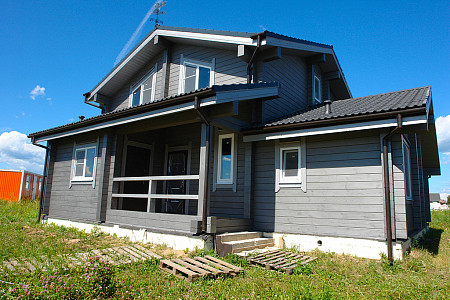 Дом шале из бруса полутораэтажный 10х10 с котельной Владияр