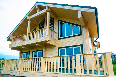 Дом шале из бруса в полтора этажа 9х11 с террасой Орислав