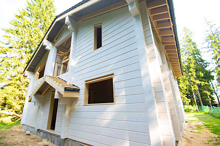 Скандинавский одноэтажный дом из бруса 8х11 с террасой Ярина