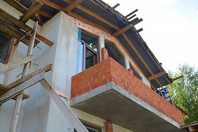 Строительство домов из пеноблоков: знакомимся со стройматериалом