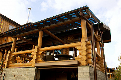 Фото 10. Покраска веранды деревянного дома