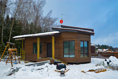 Можно ли строить каркасный дом зимой