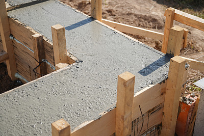 Оптимальный объем бетона для фундамента размером 10х10 метров