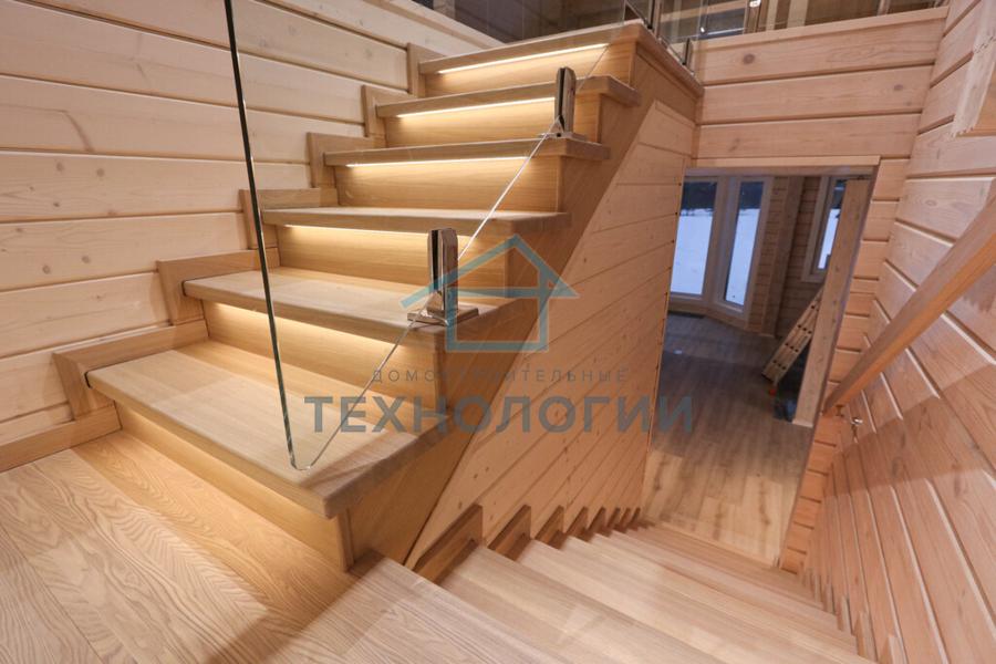 Фото 5. Лестница с подсветкой