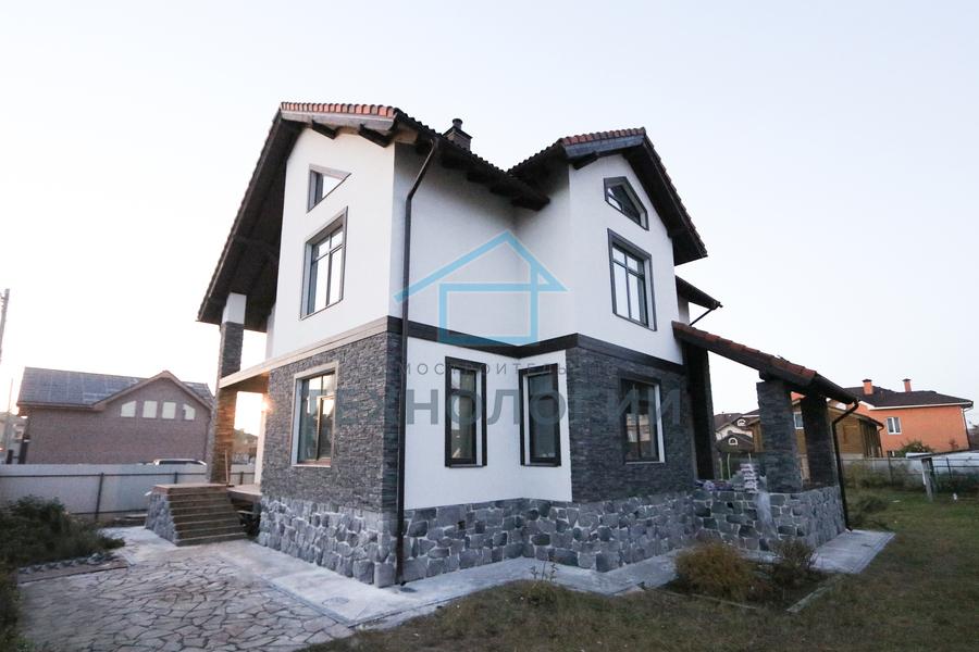 Штукатурка на фасаде газобетонного дома
